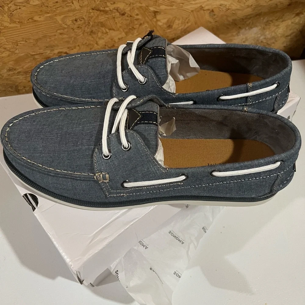Sonoma Boat Shoes with lace up design